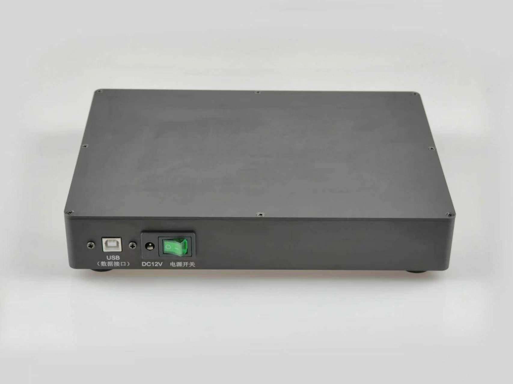 背面接口(USB 数据口、DC 12 V、电源开关)
